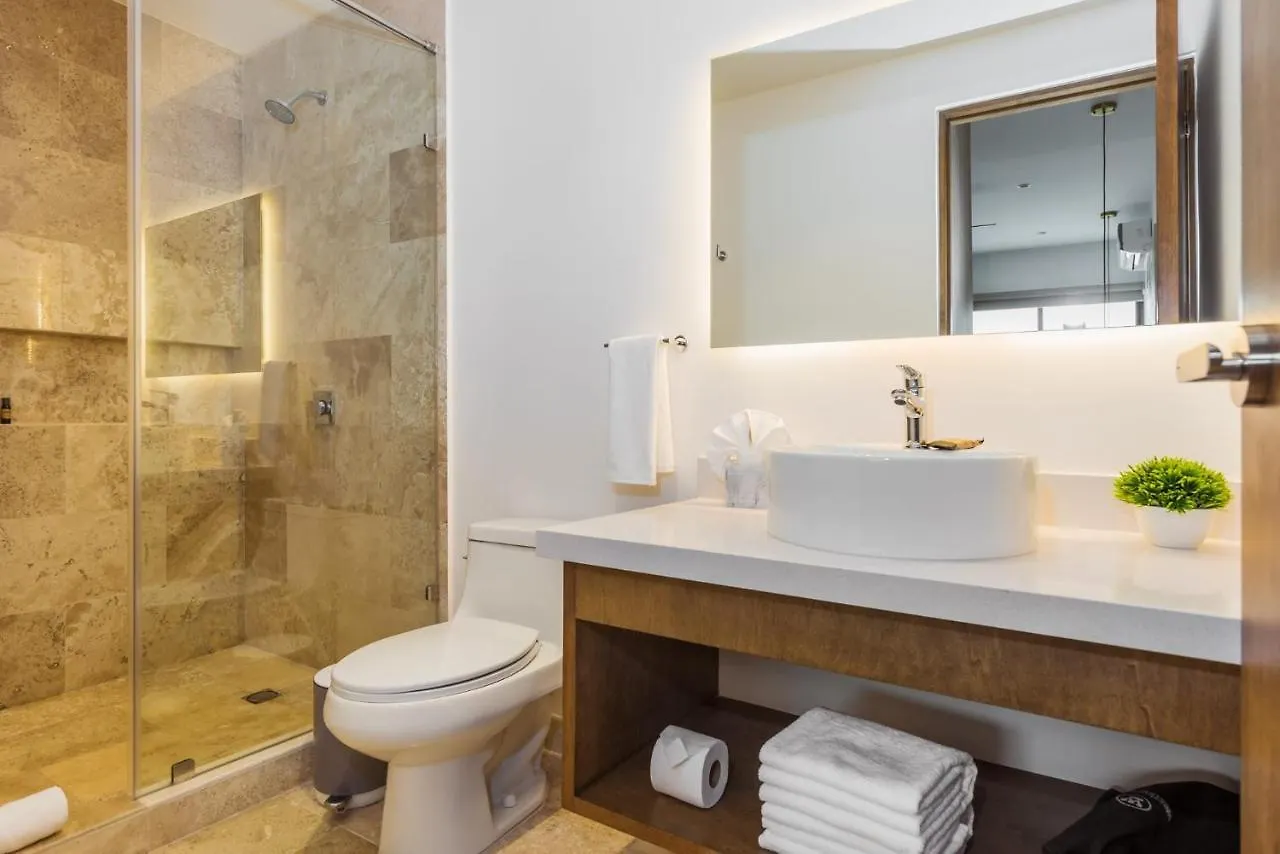 2Br In Top Location, Condo Ipana Brand New, High Speed Wifi, 3 Rooftop Pools, Gym And Rooftop Bar With Ocean View Playa del Carmen