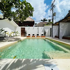  Hotel Aalada